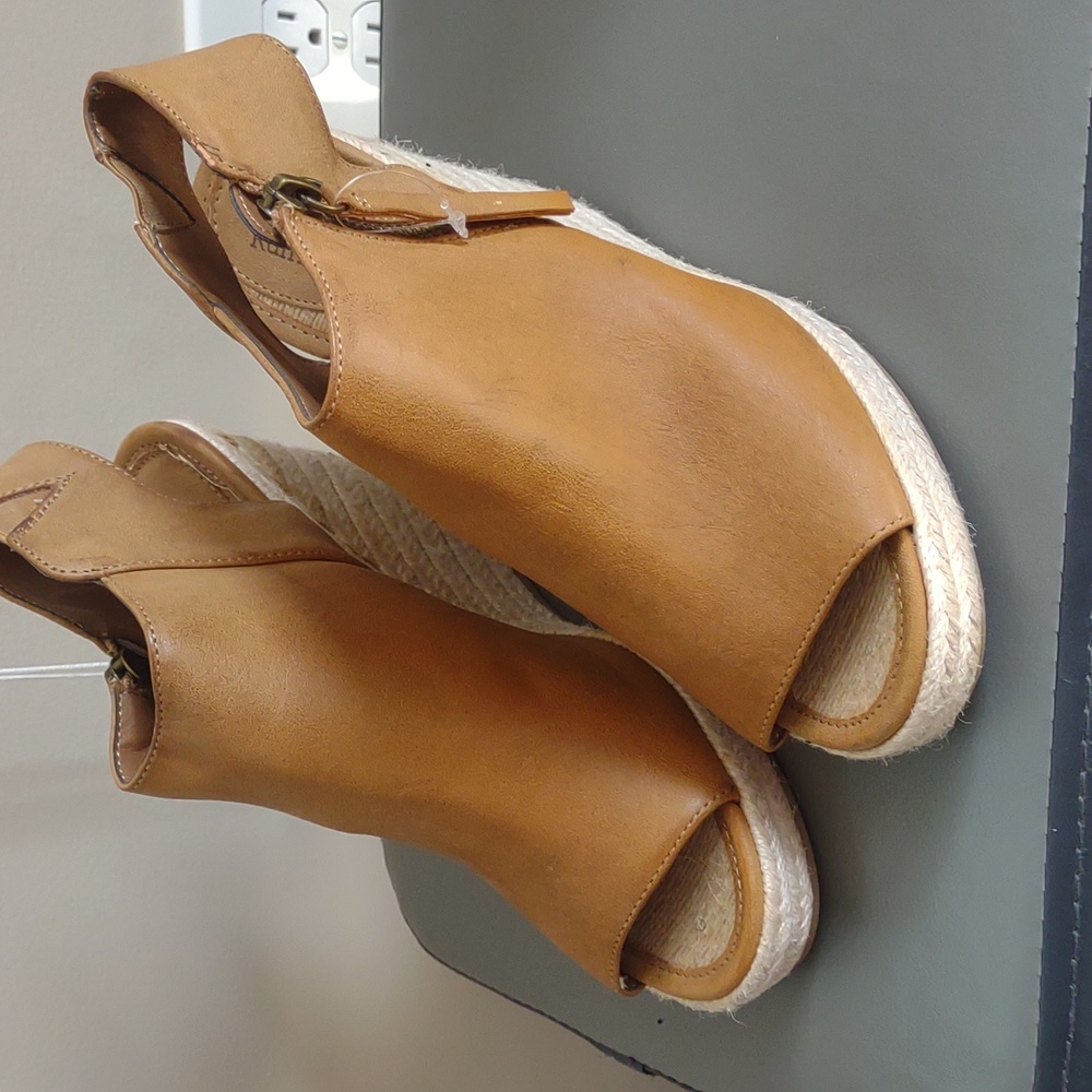 Women's shoes